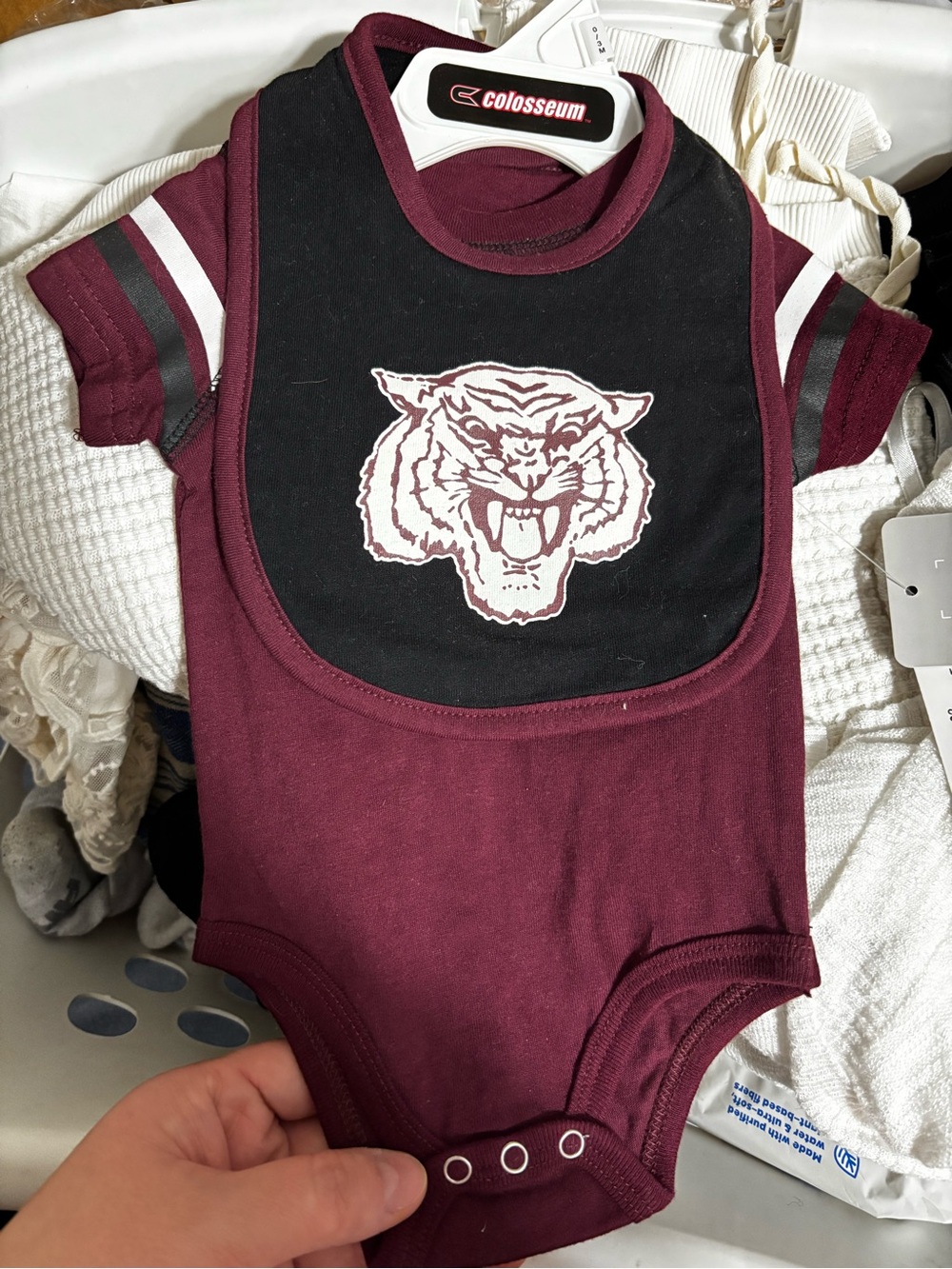 Colosseum Infants Maroon Morehouse Bib/Bodysuit Set